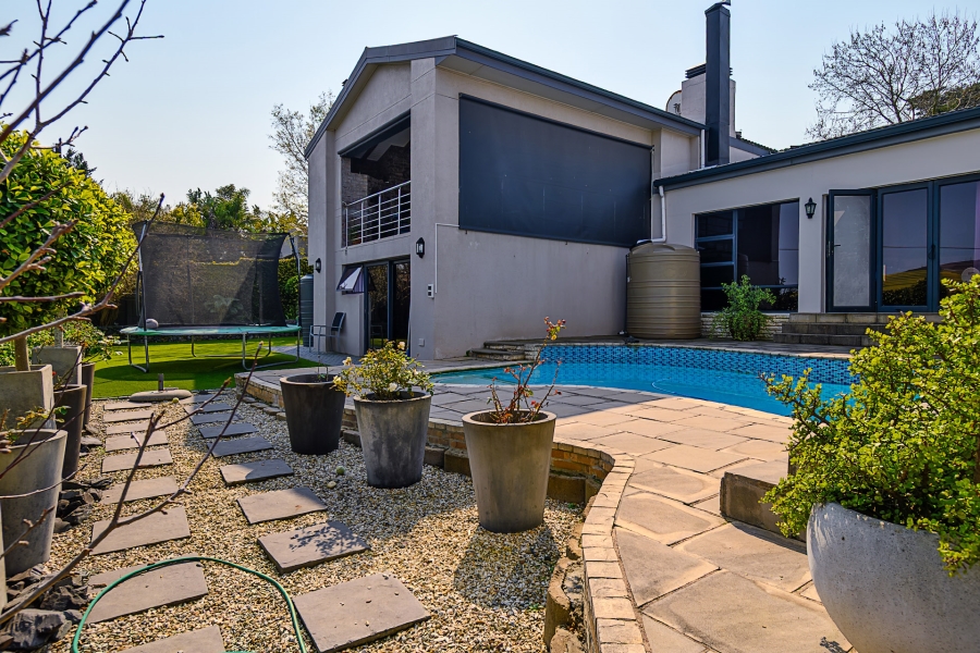 6 Bedroom Property for Sale in Kenridge Heights Western Cape